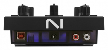 NATIVE INSTRUMENTS Traktor Z1 MK2